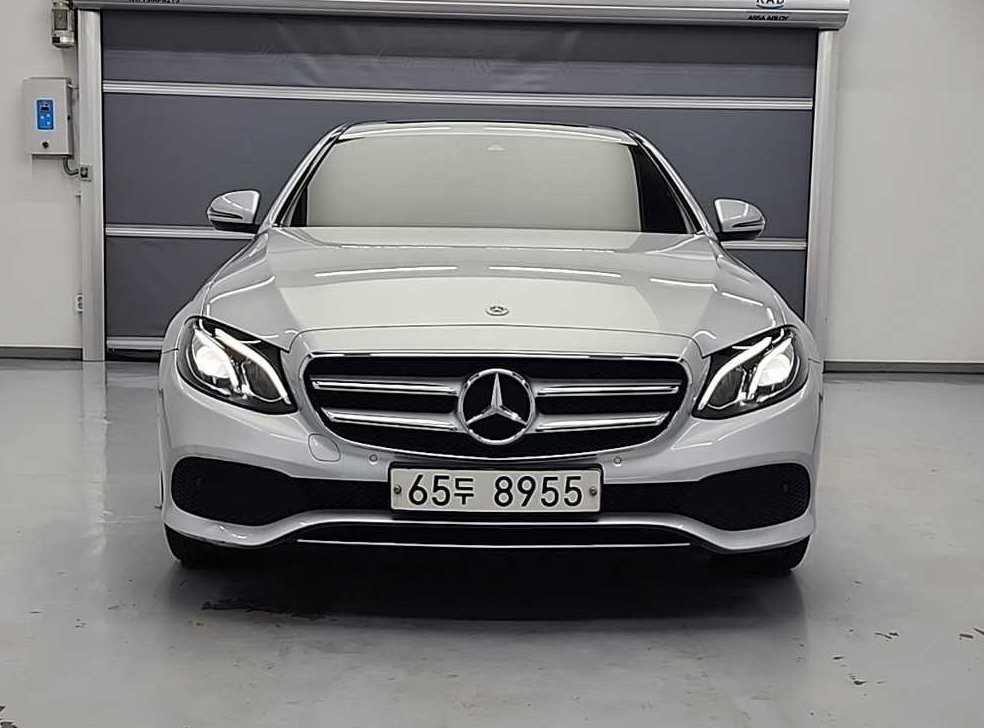 벤츠 E 클래스 E300 아방가르드 사진 2