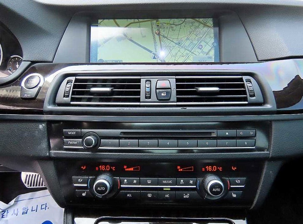 BMW 5시리즈 520d 사진 15