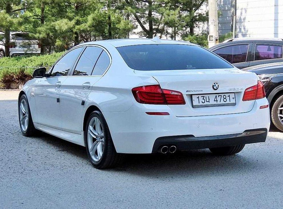 BMW 5시리즈 520d 사진 3