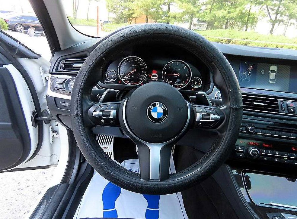 BMW 5시리즈 520d 사진 8