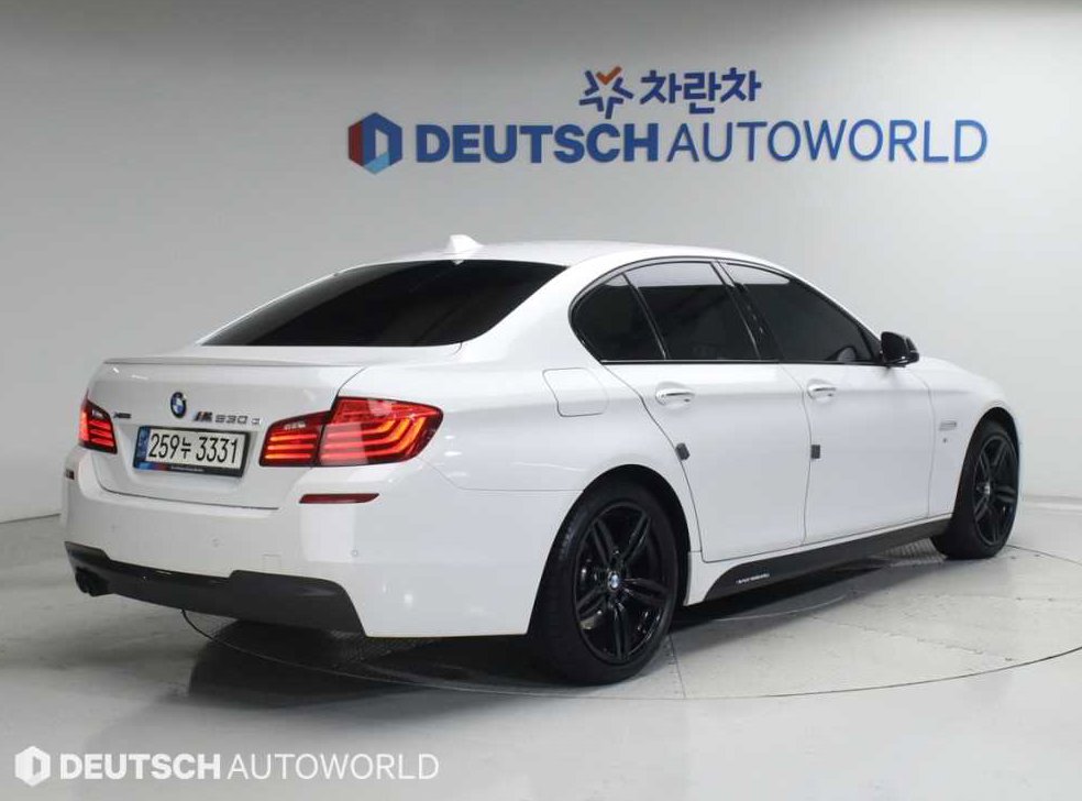 BMW 5시리즈 530d xDrive M 에어로 다이나믹 프로 사진 4