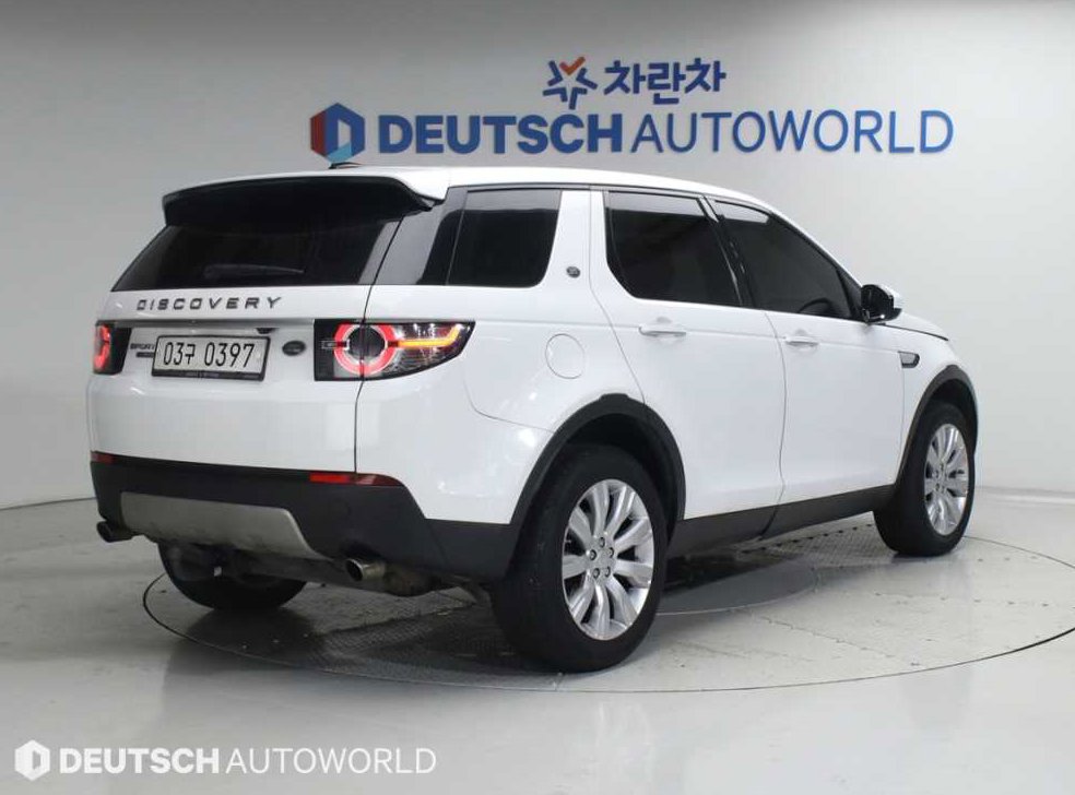 랜드로버 디스커버리 스포츠 2.0 TD4 HSE 럭셔리 사진 2