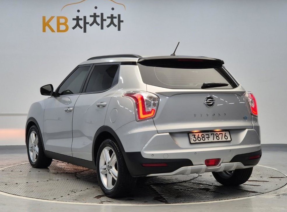 KG모빌리티(쌍용)  티볼리 디젤 2WD 1.6 LX 사진 2