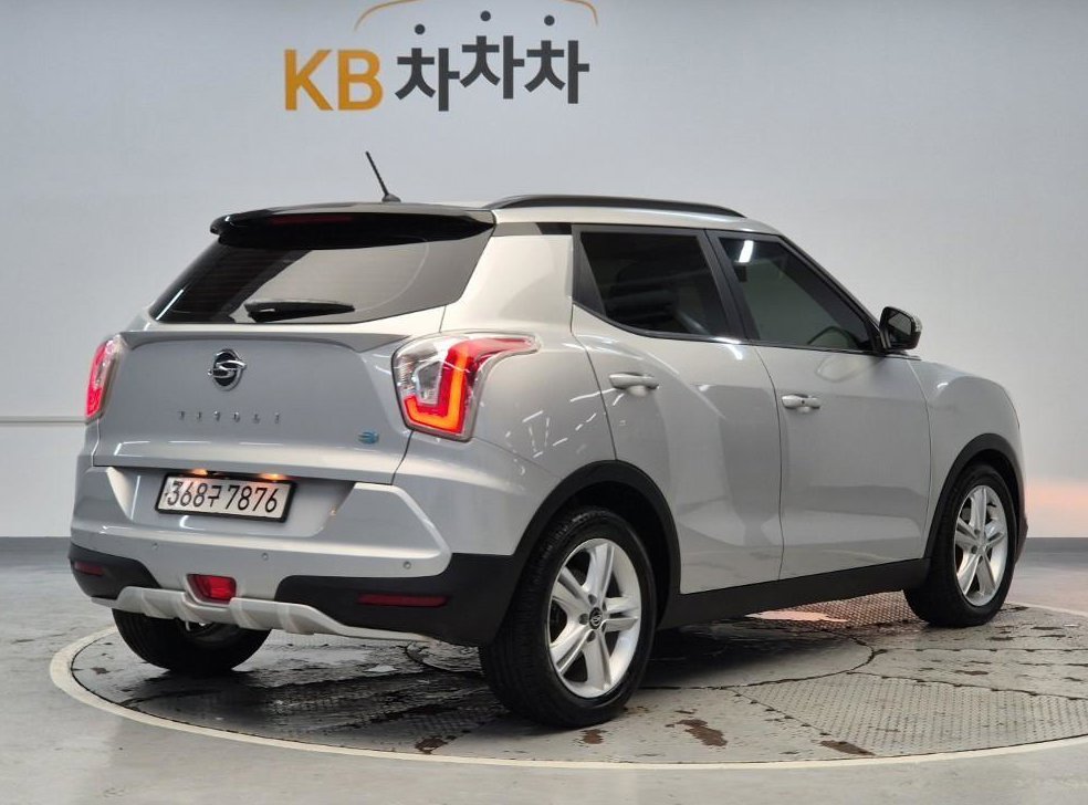 KG모빌리티(쌍용)  티볼리 디젤 2WD 1.6 LX 사진 3