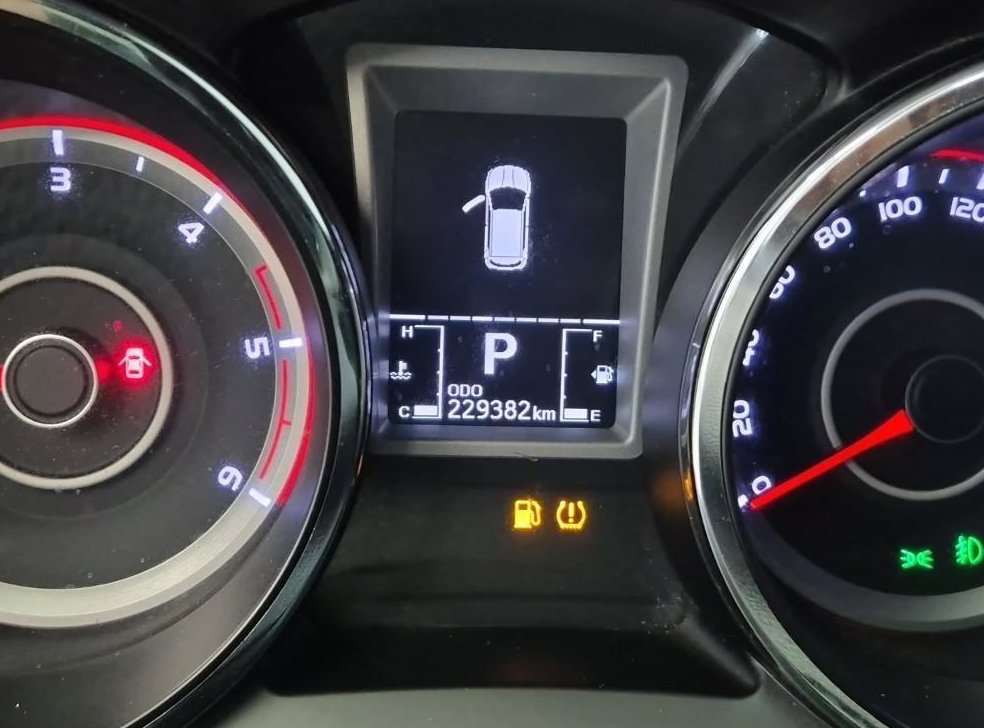 KG모빌리티(쌍용)  티볼리 디젤 2WD 1.6 LX 사진 6