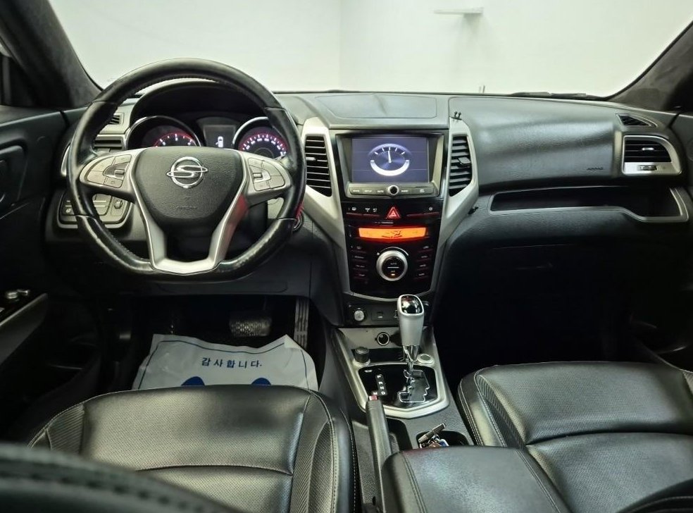 KG모빌리티(쌍용)  티볼리 디젤 2WD 1.6 LX 사진 7