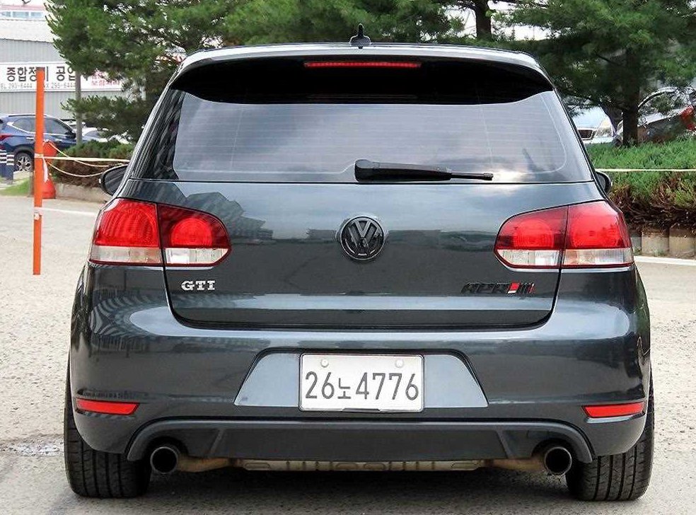 폭스바겐 골프 2.0 GTI 3도어 사진 4