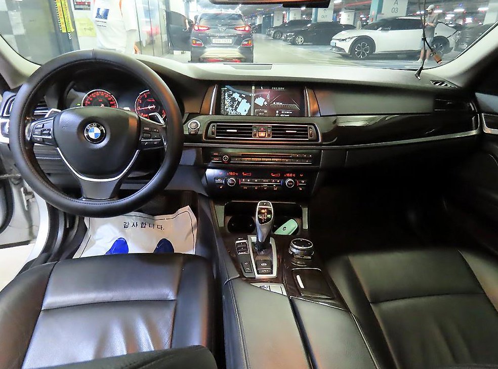 BMW 5시리즈 528i 사진 10
