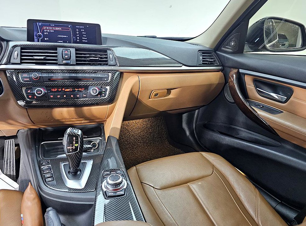 BMW 3시리즈 320d 럭셔리 사진 10