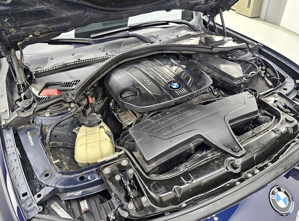 BMW 3시리즈 320d 럭셔리 사진 6