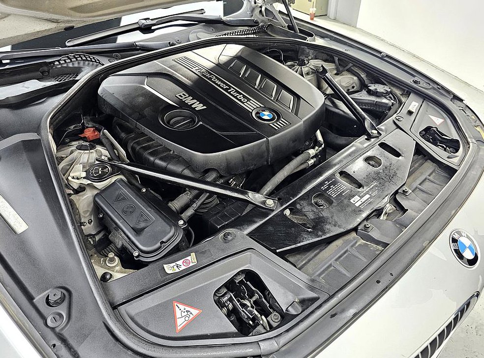 BMW 5시리즈 520d 럭셔리 사진 6