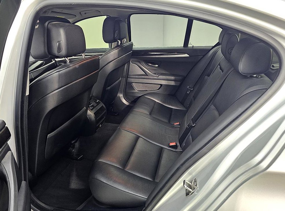 BMW 5시리즈 520d 럭셔리 사진 9