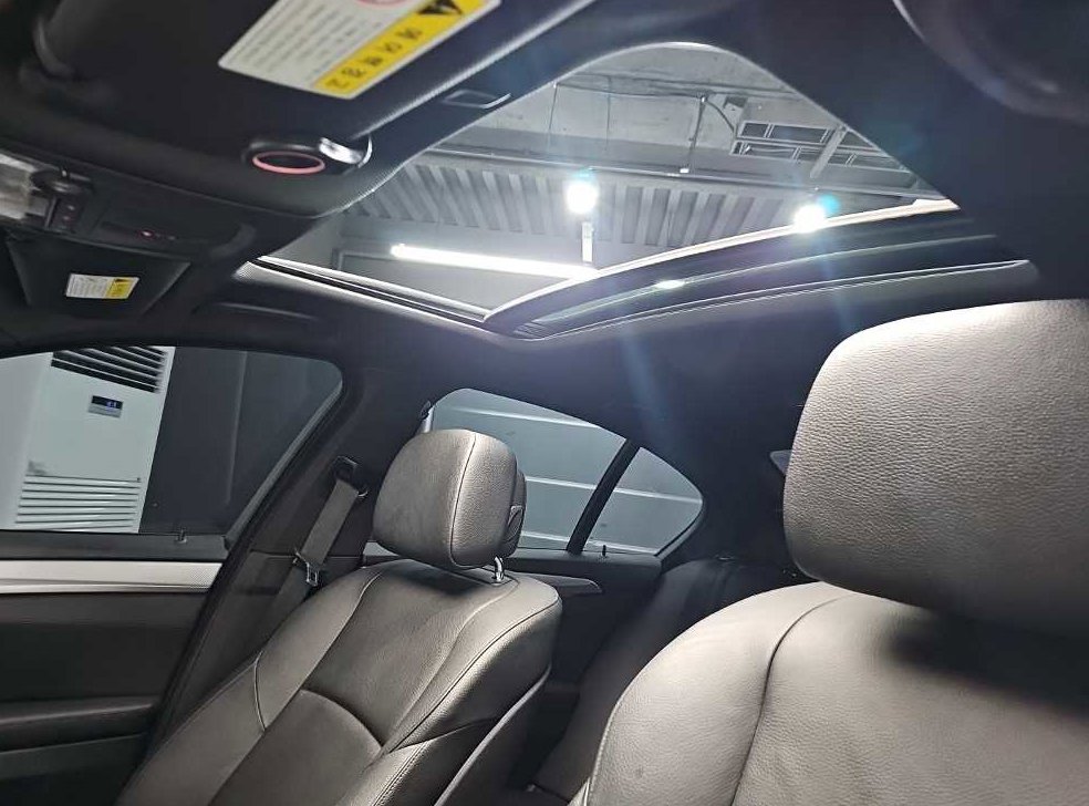BMW 5시리즈 550i xDrive 사진 14
