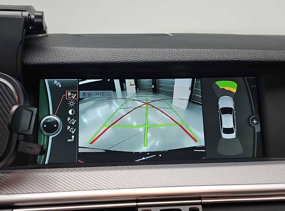 BMW 5시리즈 550i xDrive 사진 16