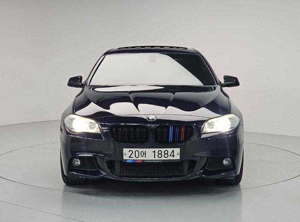 BMW 5시리즈 550i xDrive 사진 2