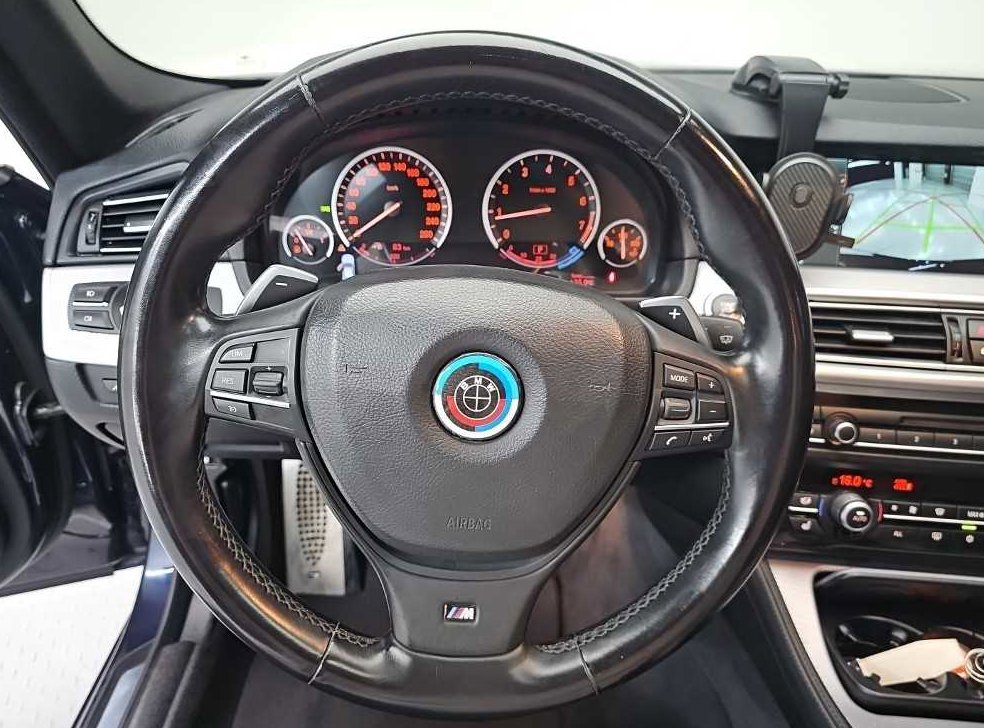 BMW 5시리즈 550i xDrive 사진 9