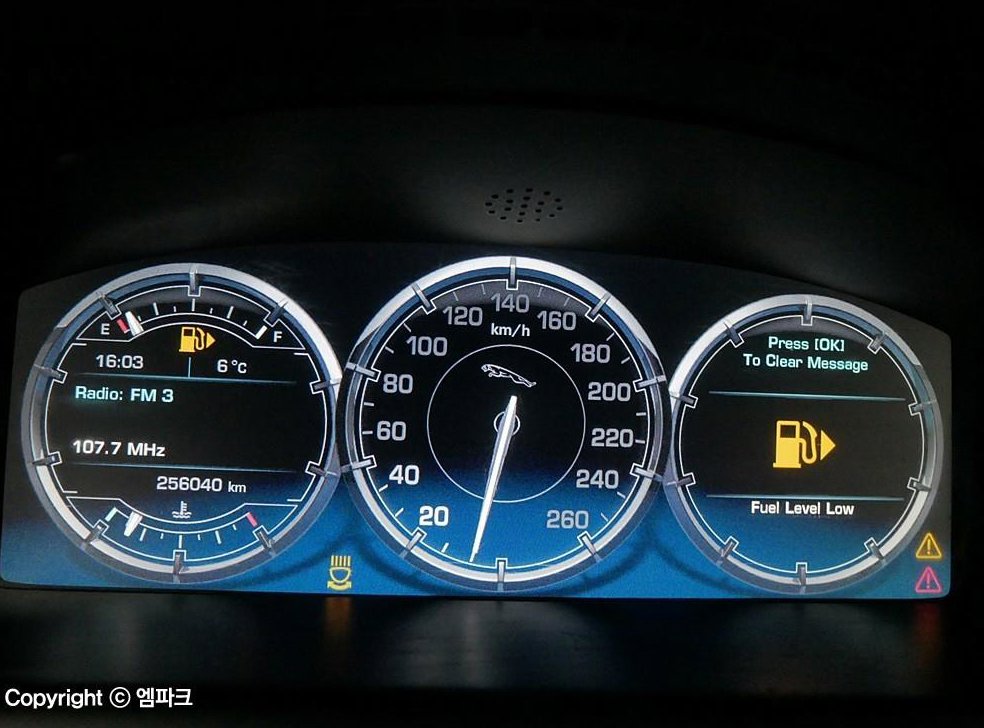 재규어 XJ 3.0D 사진 7