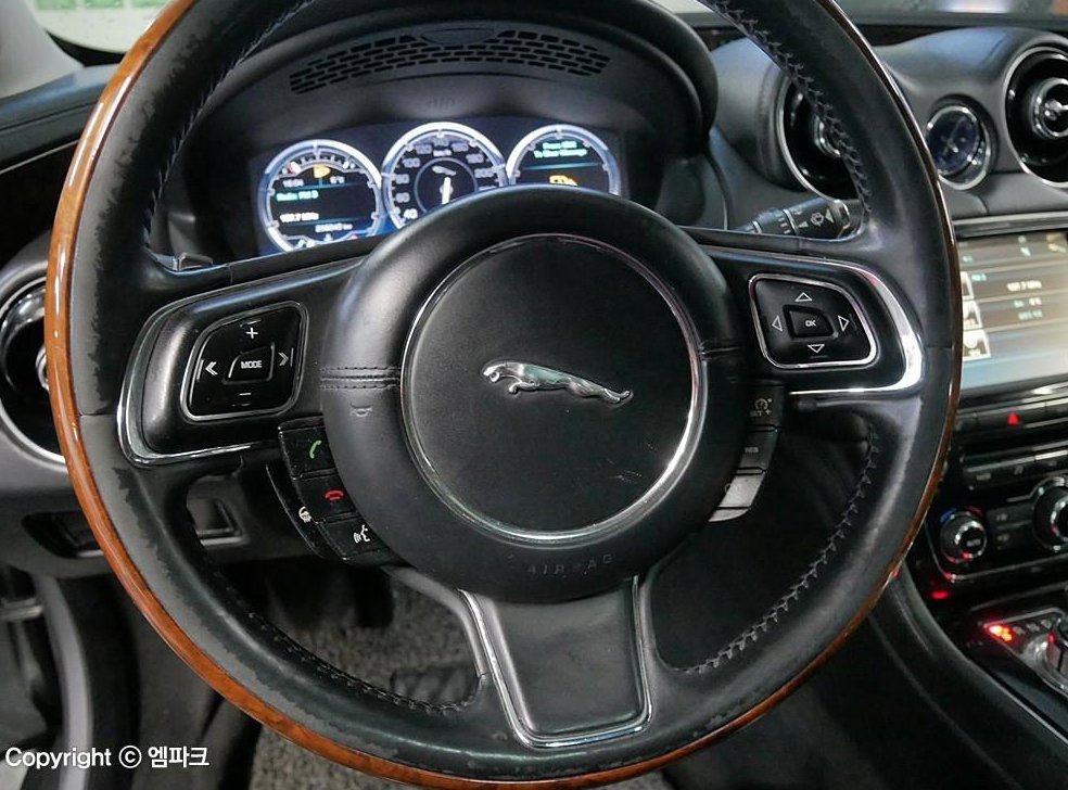재규어 XJ 3.0D 사진 8