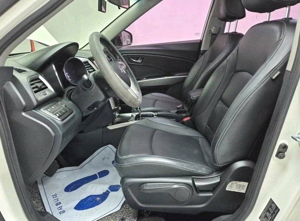 KG모빌리티(쌍용)  티볼리 디젤 2WD 1.6 LX 사진 11