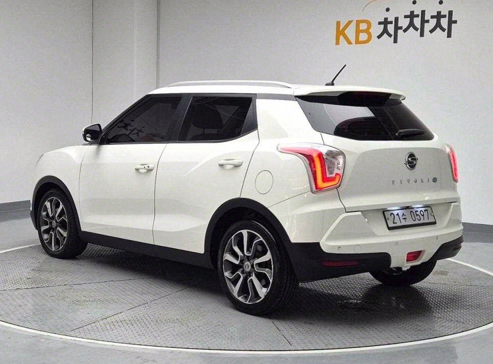 KG모빌리티(쌍용)  티볼리 디젤 2WD 1.6 LX 사진 2