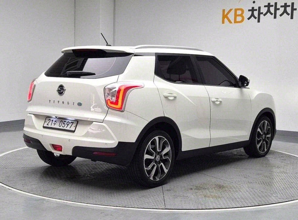 KG모빌리티(쌍용)  티볼리 디젤 2WD 1.6 LX 사진 3