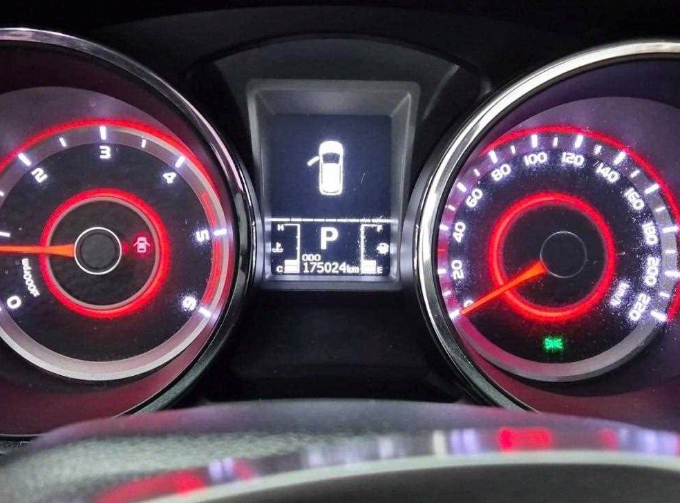 KG모빌리티(쌍용)  티볼리 디젤 2WD 1.6 LX 사진 6