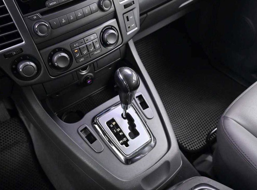 KG모빌리티(쌍용)  코란도 2WD LT 사진 9