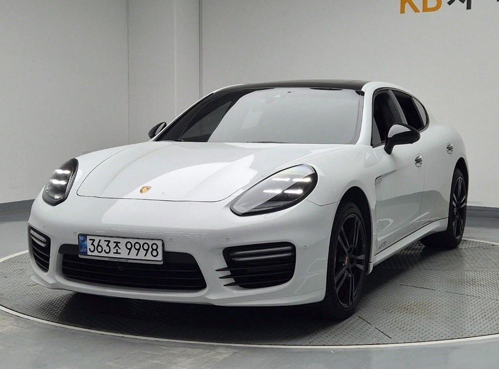 포르쉐 파나메라 4.8 GTS