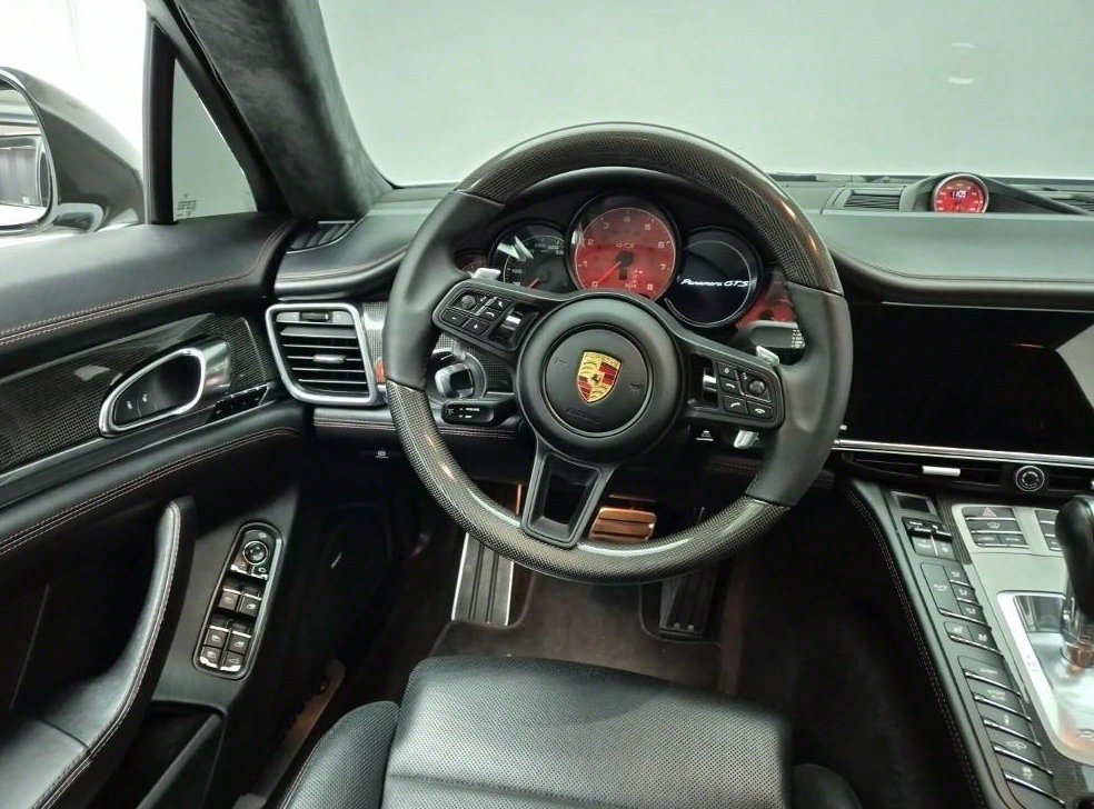포르쉐 파나메라 4.8 GTS 사진 15