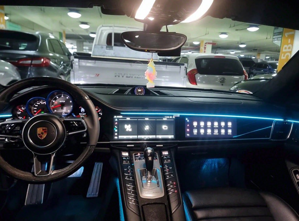 포르쉐 파나메라 4.8 GTS 사진 20