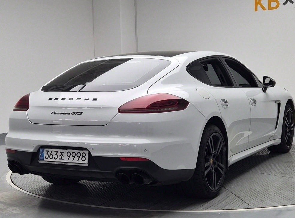 포르쉐 파나메라 4.8 GTS 사진 3