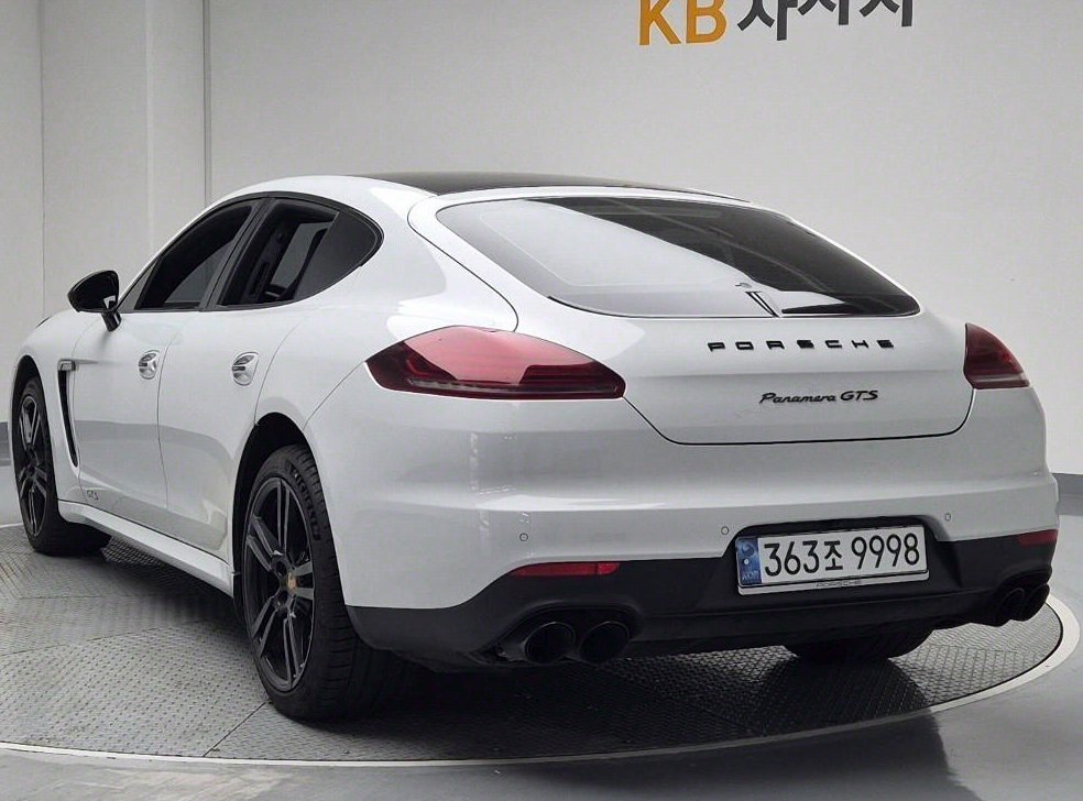 포르쉐 파나메라 4.8 GTS 사진 4