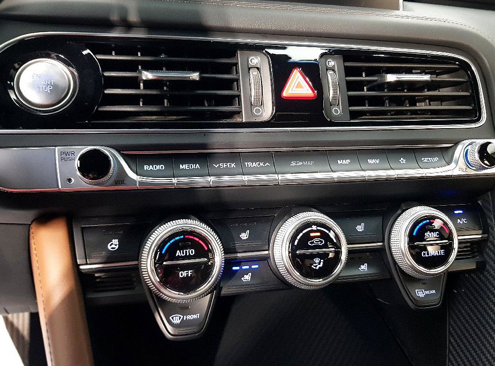 제네시스 G70 2.2D AWD 사진 11