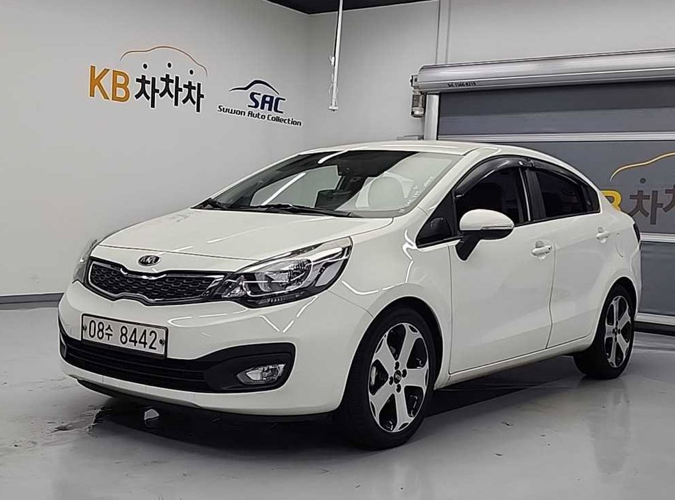 기아 프라이드 4DR 1.6GDI 프레스티지