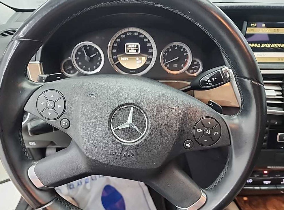 벤츠 E 클래스 E300 엘레강스 사진 9