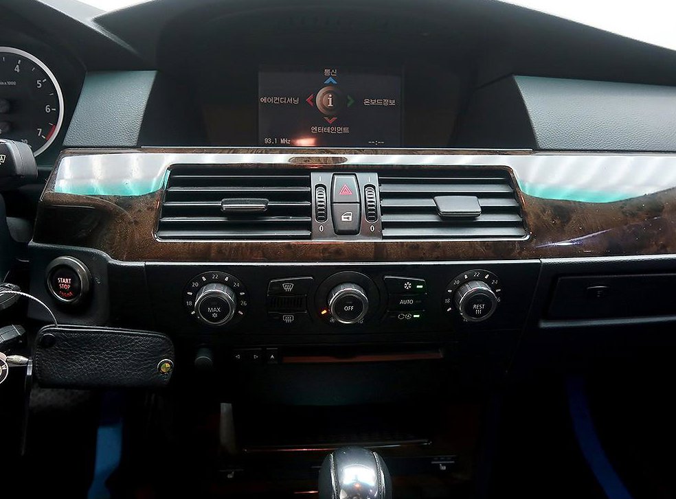 BMW 5시리즈 523i 사진 9
