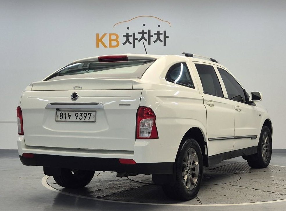 KG모빌리티(쌍용)  코란도 디젤 4WD 어드벤처 60TH 에디션 사진 3