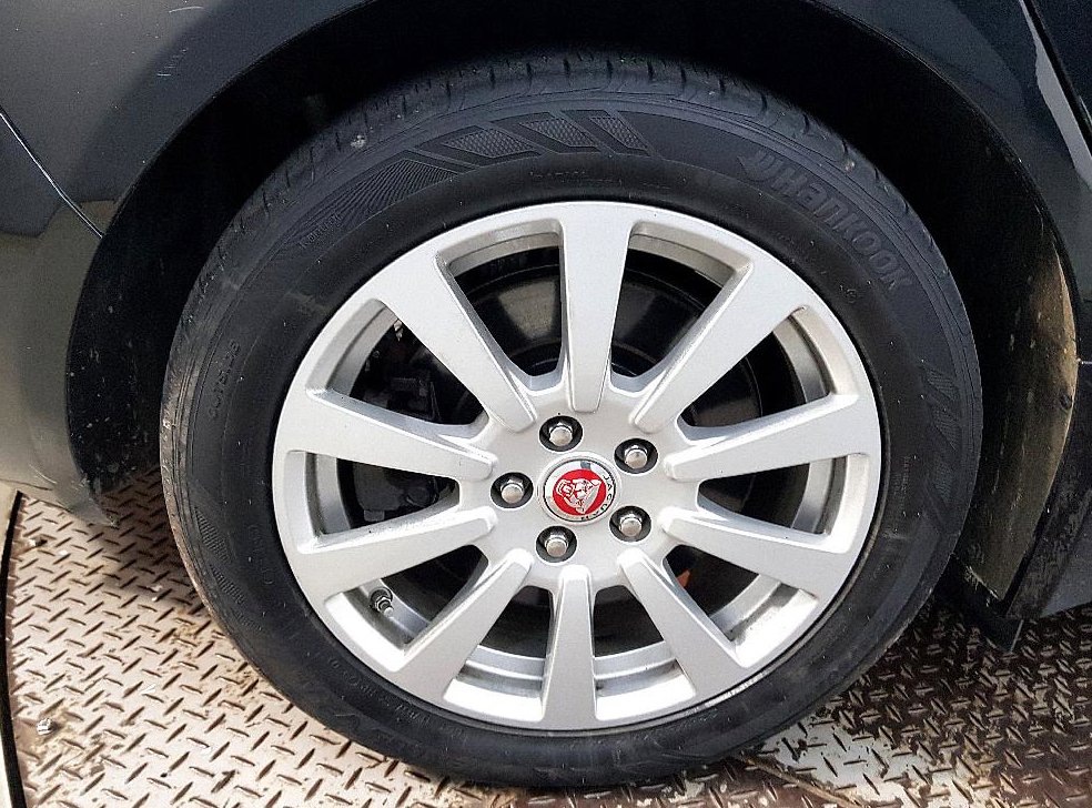 재규어 XE 2.0T 프레스티지 사진 20