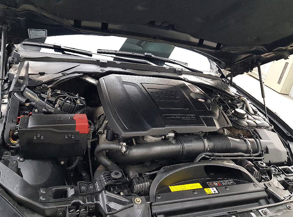 재규어 XE 2.0T 프레스티지 사진 6