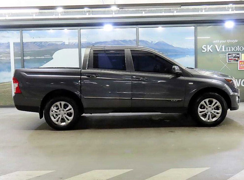 KG모빌리티(쌍용)  코란도 CX5(2WD) 사진 3