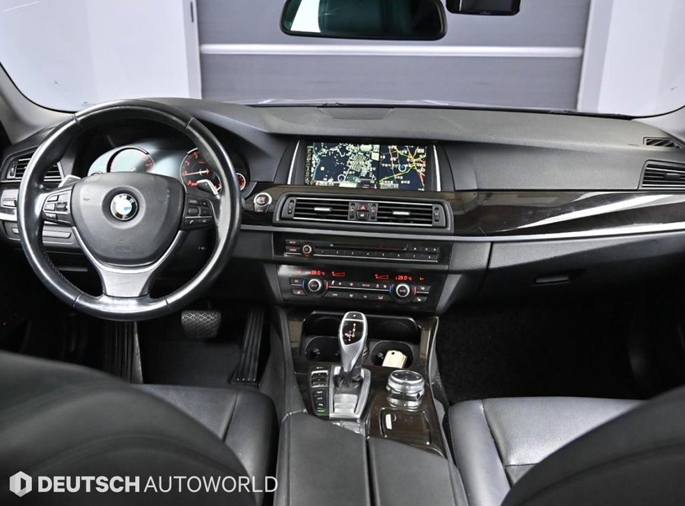 BMW 5시리즈 528i xDrive 사진 7