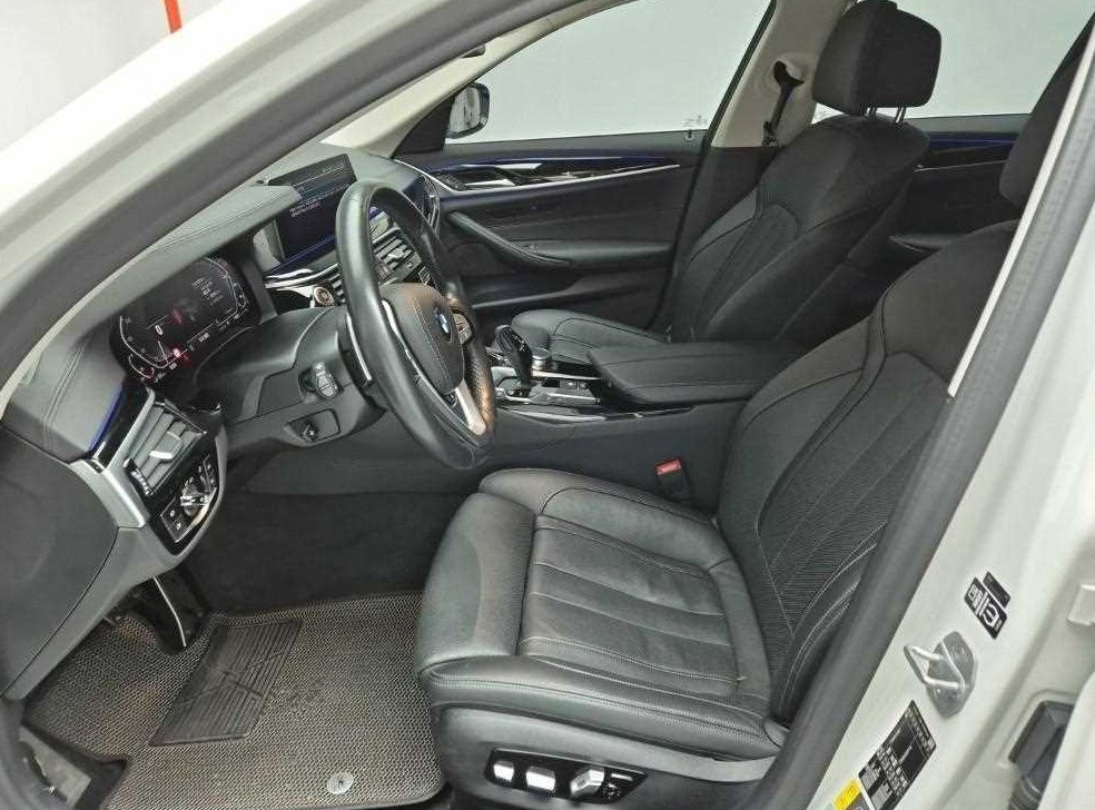 BMW 5시리즈 530e 럭셔리 플러스 사진 11