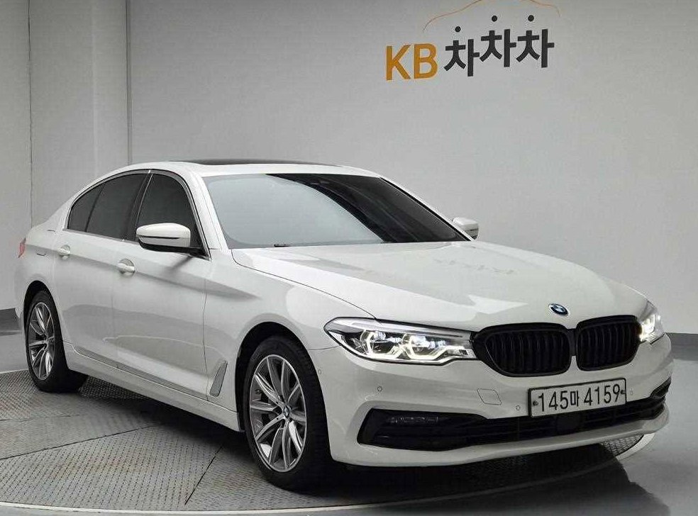 BMW 5시리즈 530e 럭셔리 플러스 사진 4