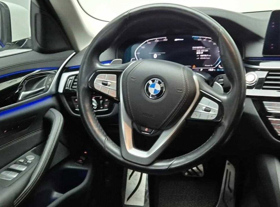 BMW 5시리즈 530e 럭셔리 플러스 사진 9
