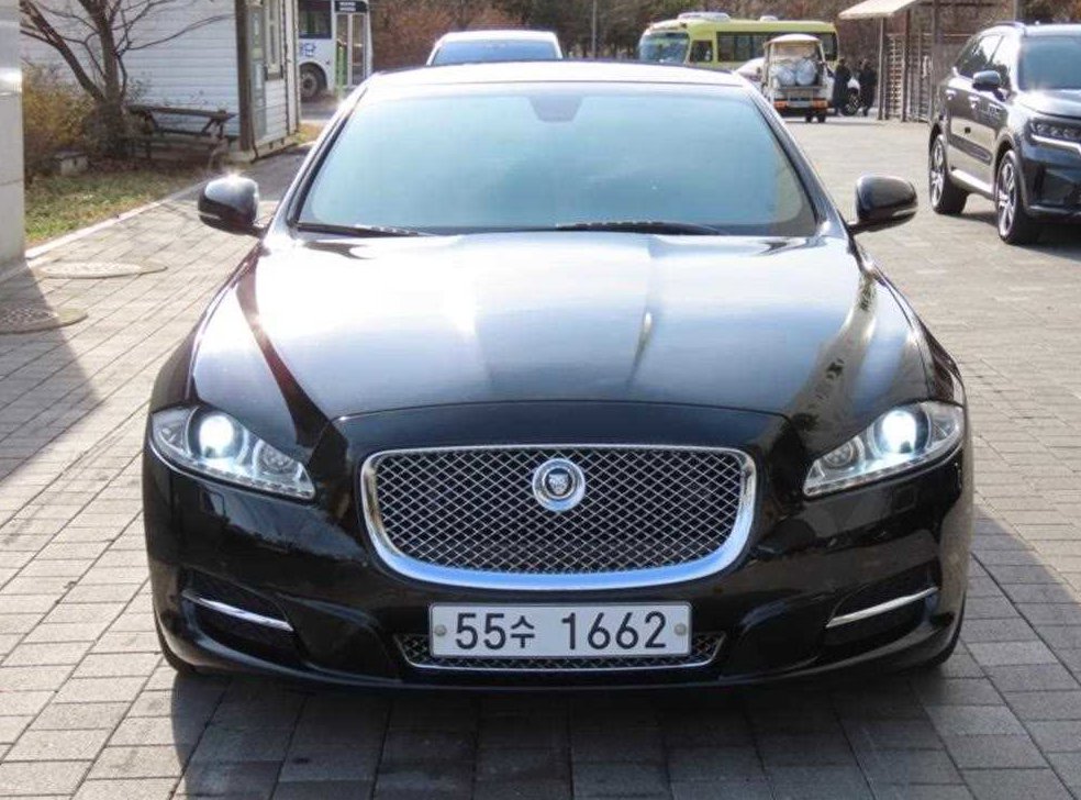 재규어 XJ 5.0 사진 2