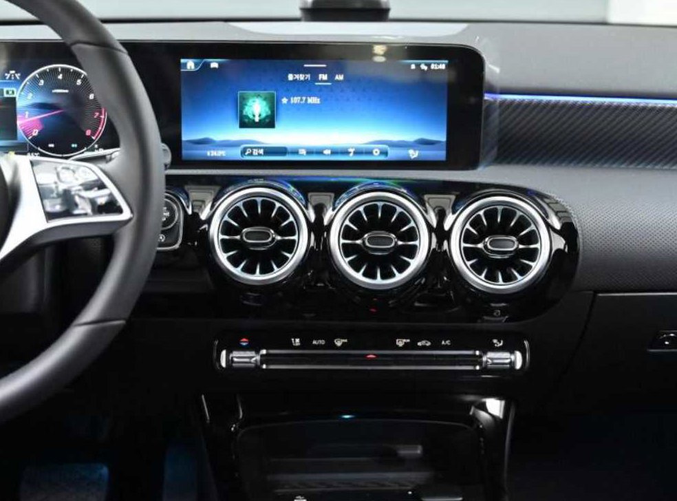 벤츠 A 클래스 A220 해치백 사진 14