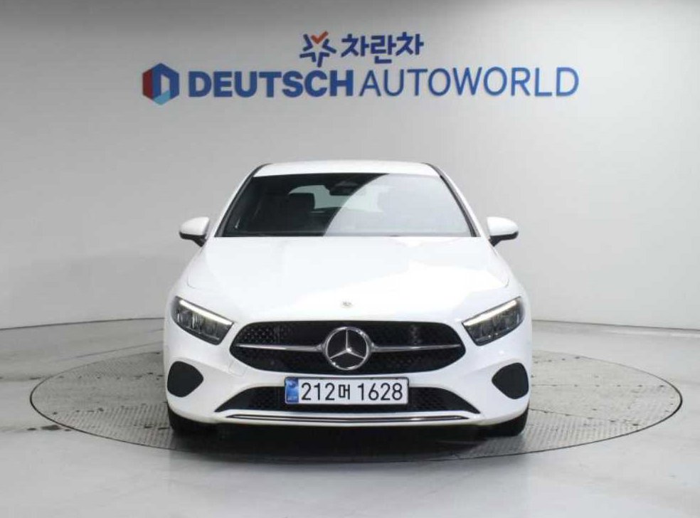 벤츠 A 클래스 A220 해치백 사진 3