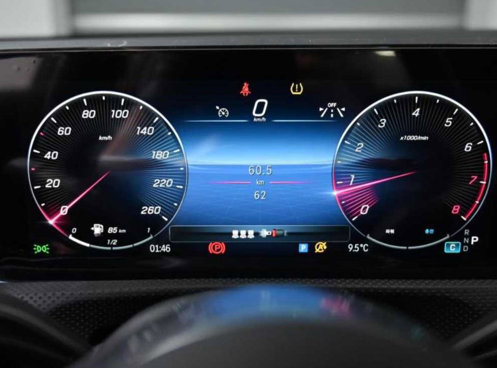 벤츠 A 클래스 A220 해치백 사진 8