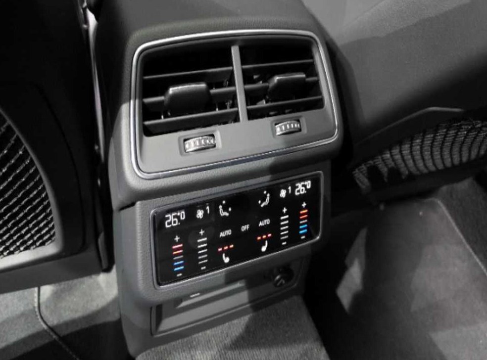 아우디 A6 45 TFSI 프리미엄 사진 19