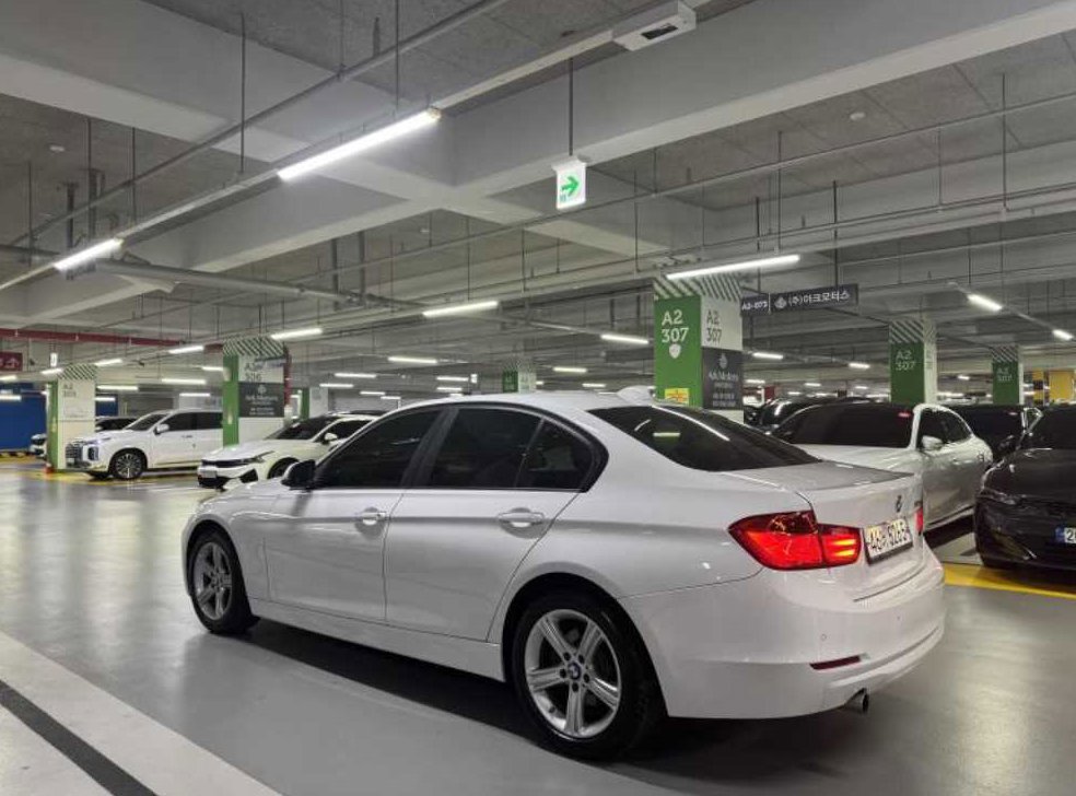 BMW 3시리즈 320d 사진 4